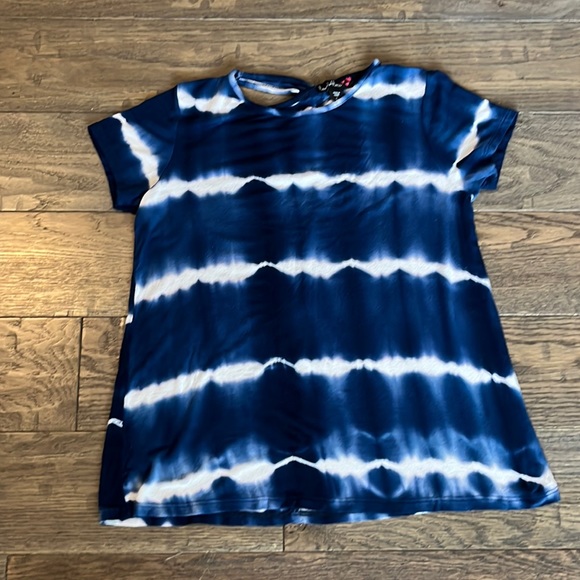 Love, Alexa Crossback Tee - Picture 1 of 3